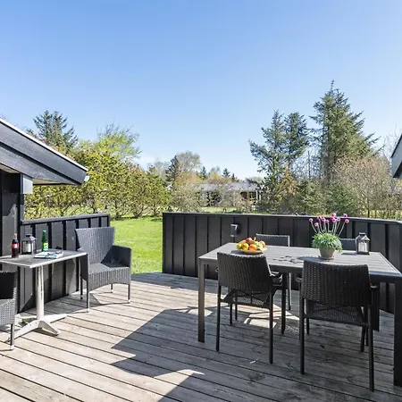 Jelin - 2-5km From The Sea By Interhome