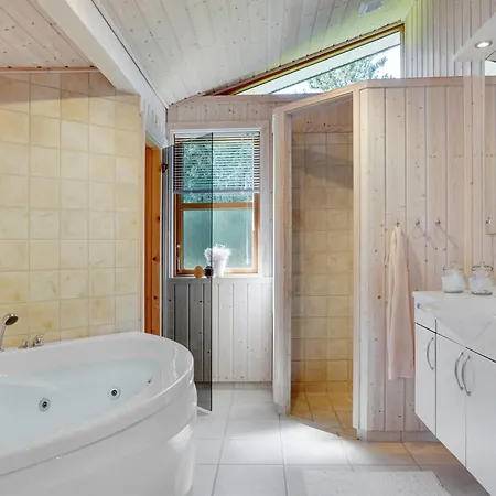Jelin - 2-5km From The Sea By Interhome